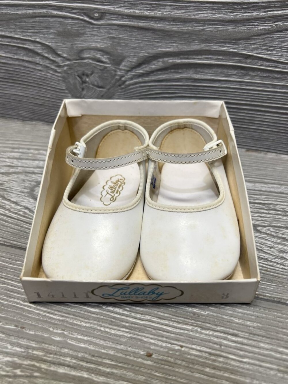 Vintage Lullaby Baby Shoes Size 4 Girl’s White Mary Janes Original Box